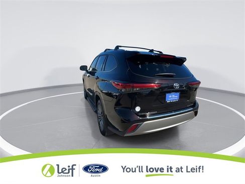 Used 2022 Toyota Highlander Platinum image 9