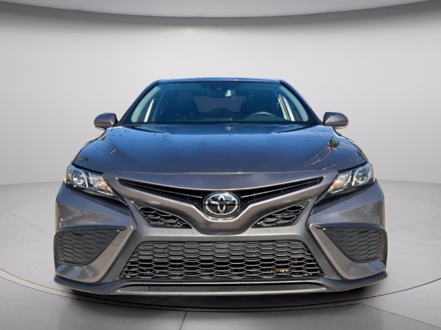 Used 2024 Toyota Camry SE w/ Convenience Package FWD image 4