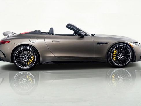 Used 2022 Mercedes-Benz SL 63 AMG 4MATIC w/ AMG Aerodynamic Package image 6