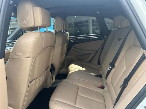 Used 2020 Porsche Macan AWD/4WD image 27