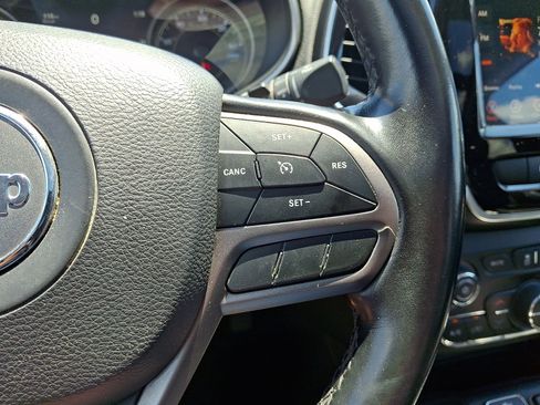 Used 2019 Jeep Cherokee Limited AWD/4WD image 21