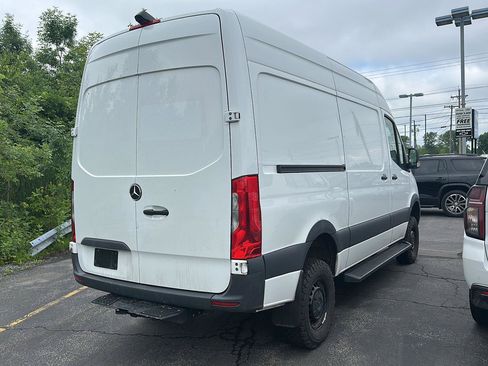 Used 2023 Mercedes-Benz Sprinter 2500 image 2