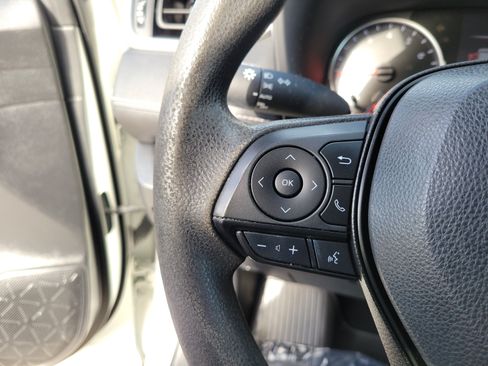 Used 2022 Toyota RAV4 XLE w/ Convenience Package FWD image 25