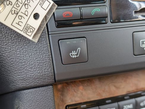 Used 2013 Mercedes-Benz E 350 Sedan image 32