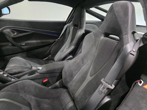 New 2026 McLaren 750S Coupe image 8