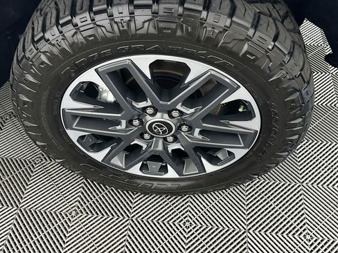 Used 2024 Toyota Tundra Limited image 11