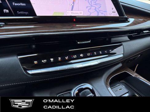 Certified 2023 Cadillac Escalade Sport Platinum w/ LPO, ONYX Package AWD/4WD image 21