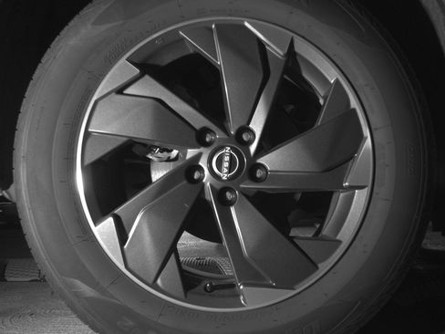 Used 2025 Nissan Rogue SV image 15