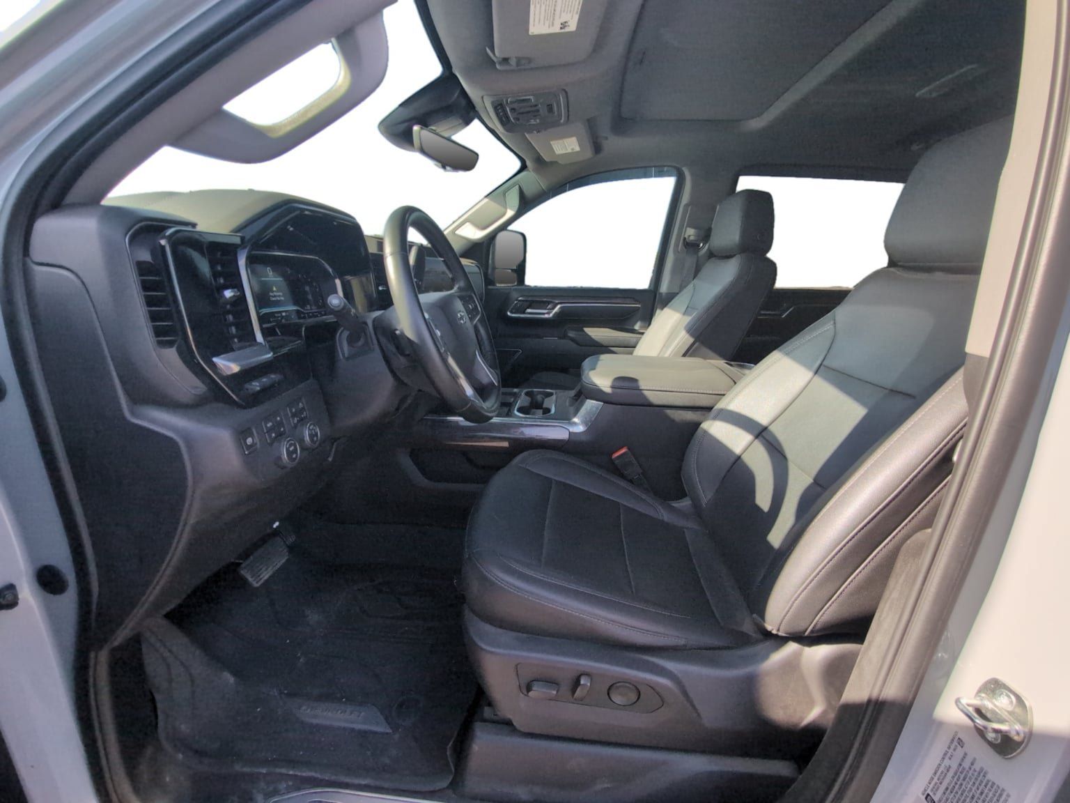 Used 2024 Chevrolet Silverado 2500 LTZ w/ LTZ Plus Package AWD/4WD image 10