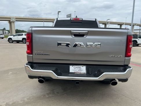 Used 2025 RAM 1500 Laramie AWD/4WD image 9