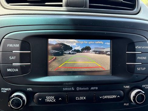 Used 2015 Kia Soul + FWD image 14