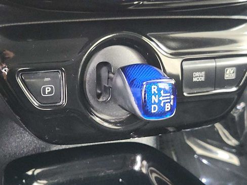 Certified 2018 Toyota Prius Three FWD image 22