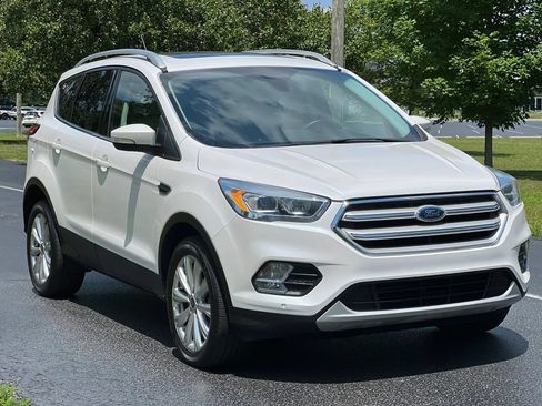 Used 2018 Ford Escape Titanium AWD/4WD image 3