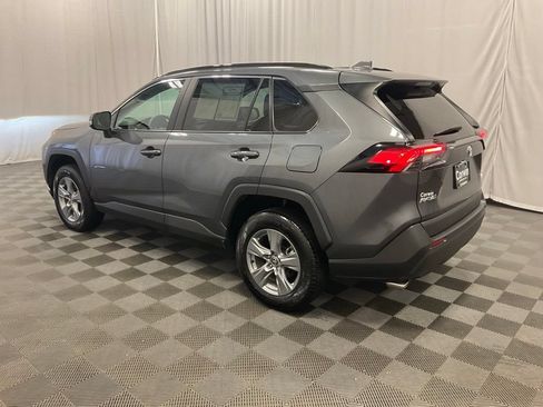 Used 2025 Toyota RAV4 XLE AWD/4WD image 4
