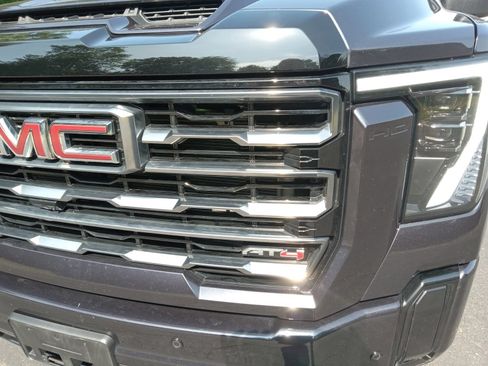 Used 2025 GMC Sierra 2500 AT4 w/ AT4 Premium Plus Package AWD/4WD image 7