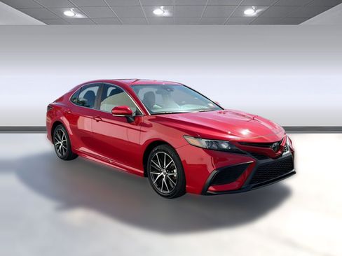 Used 2024 Toyota Camry SE FWD image 7