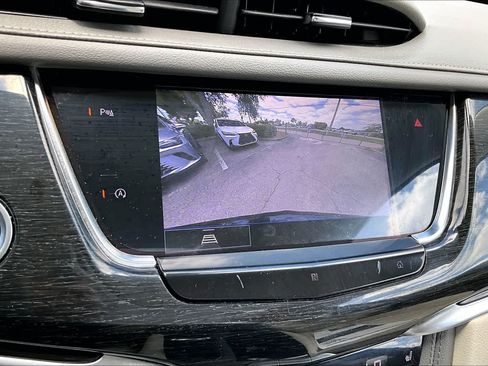 Used 2021 Cadillac XT6 Premium Luxury FWD image 25