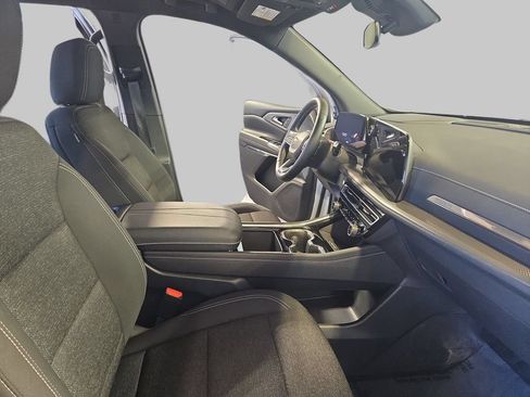 Used 2025 Chevrolet Traverse LT AWD/4WD image 10