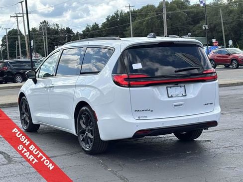New 2026 Chrysler Pacifica Limited w/ S Appearance Package image 18