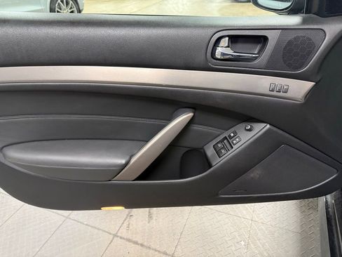 Used 2012 INFINITI G37 x w/ Premium Pkg image 8