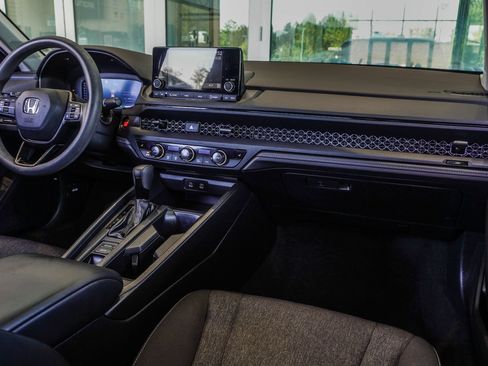 Used 2023 Honda Accord EX image 18