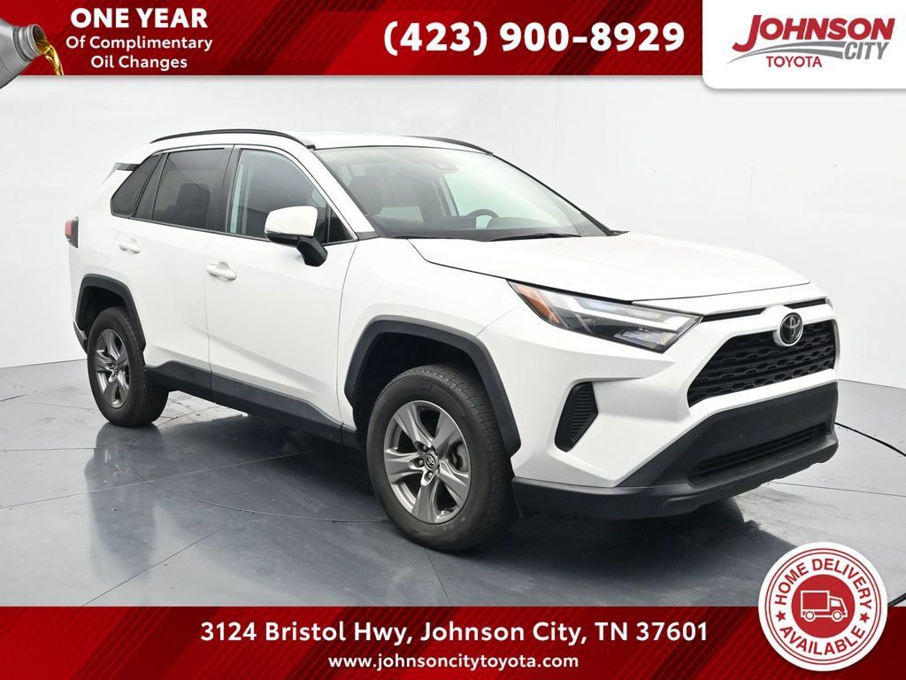 Used 2024 Toyota RAV4 XLE AWD/4WD image 1