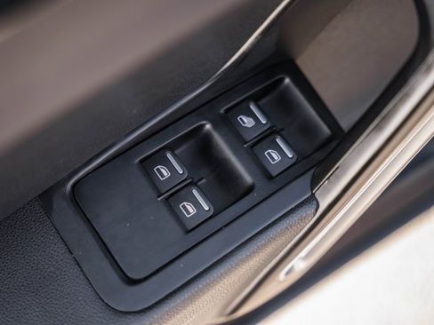 Used 2019 Volkswagen Beetle 2.0T Final Edition SEL image 36