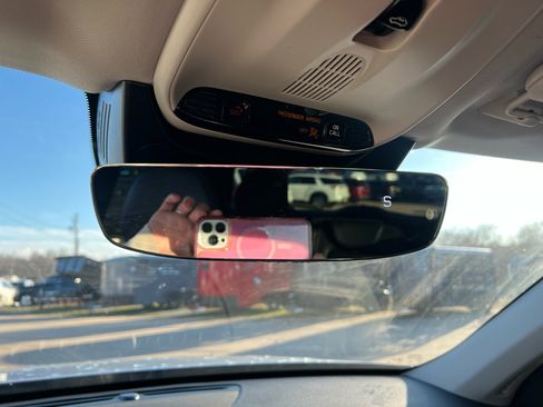 Used 2018 Volvo XC90 T5 Momentum w/ Convenience Package image 15