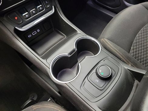 Used 2018 GMC Terrain SLE FWD image 26
