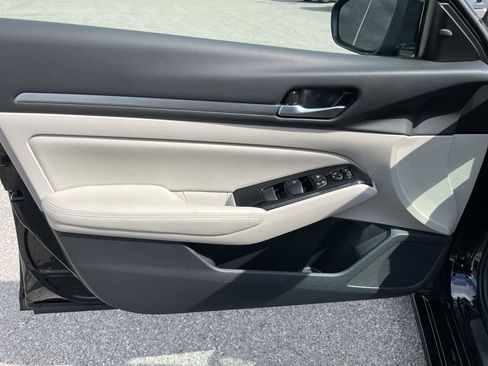 Used 2025 Nissan Altima 2.5 SL image 5