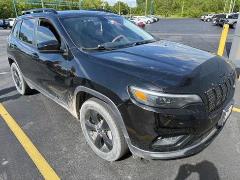 Used 2020 Jeep Cherokee Latitude Plus AWD/4WD image 6