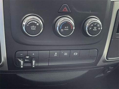 Used 2017 RAM 2500 SLT image 19