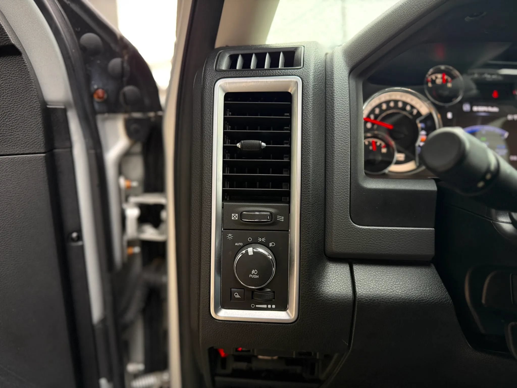 Used 2016 RAM 1500 Big Horn AWD/4WD image 8