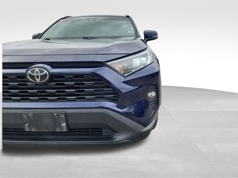 Used 2021 Toyota RAV4 XLE image 10