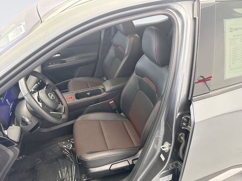 Used 2025 Nissan Kicks SR AWD/4WD image 11