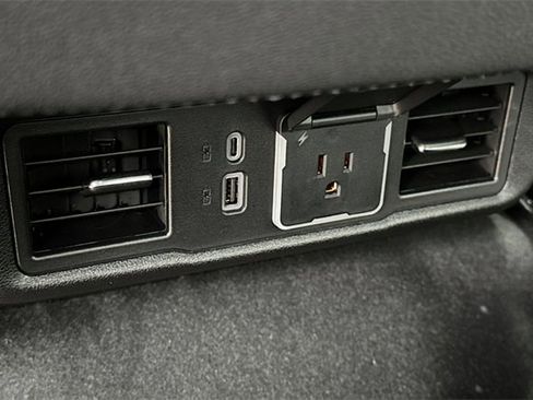 New 2026 GMC Sierra 1500 Elevation image 14