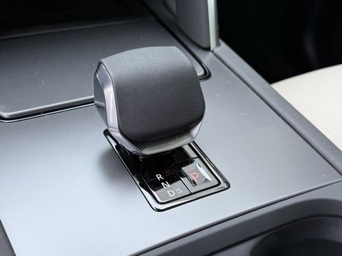 New 2025 Land Rover Discovery Sport S image 20