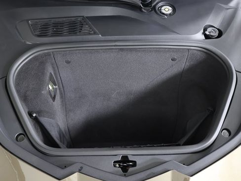 Used 2021 Chevrolet Corvette Stingray image 24