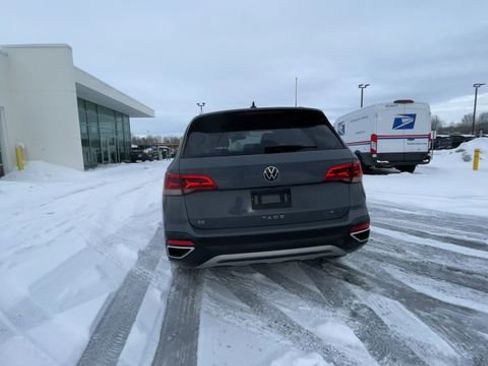 Used 2022 Volkswagen Taos SE image 7
