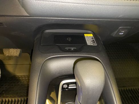 Used 2025 Toyota Corolla SE w/ SE Premium Package FWD image 21