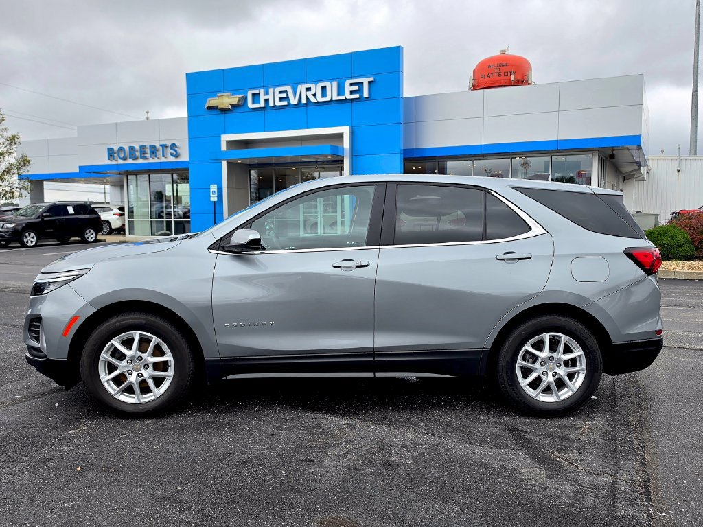Used 2024 Chevrolet Equinox LT FWD image 3