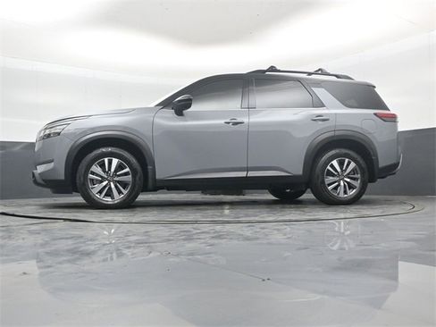 Used 2023 Nissan Pathfinder SL w/ Lighting Package (N92) image 45