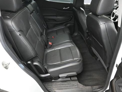 Used 2023 GMC Acadia SLT image 9