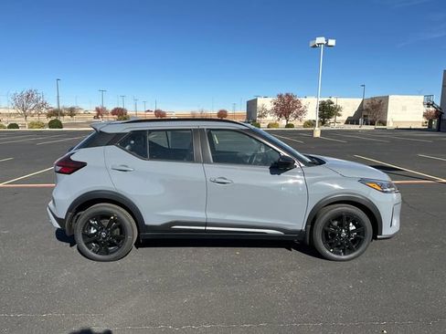 Used 2024 Nissan Kicks SR w/ SR Premium Package FWD image 3