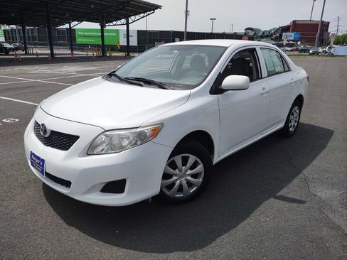 Used 2009 Toyota Corolla LE image 1