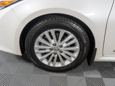 Used 2014 Toyota Avalon XLE Touring FWD image 25