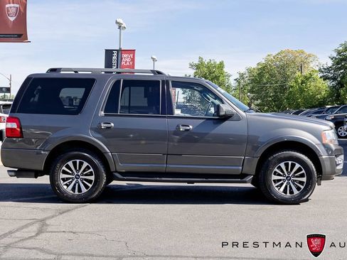 Used 2017 Ford Expedition XLT AWD/4WD image 17
