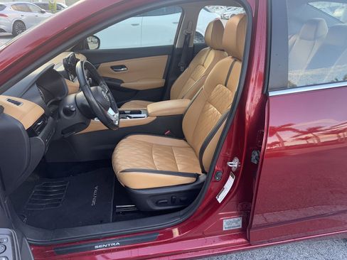 Used 2022 Nissan Sentra SV w/ SV Premium Package FWD image 4