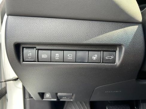 Used 2021 Toyota Venza Limited w/ Advanced Technology Package AWD/4WD image 11