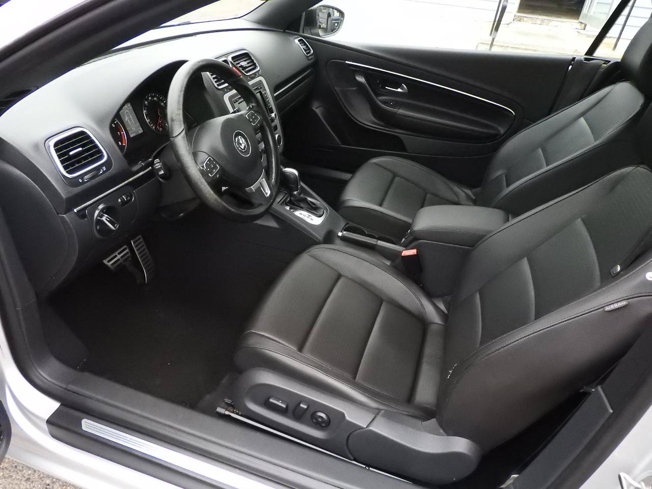 Used 2013 Volkswagen Eos FWD image 12